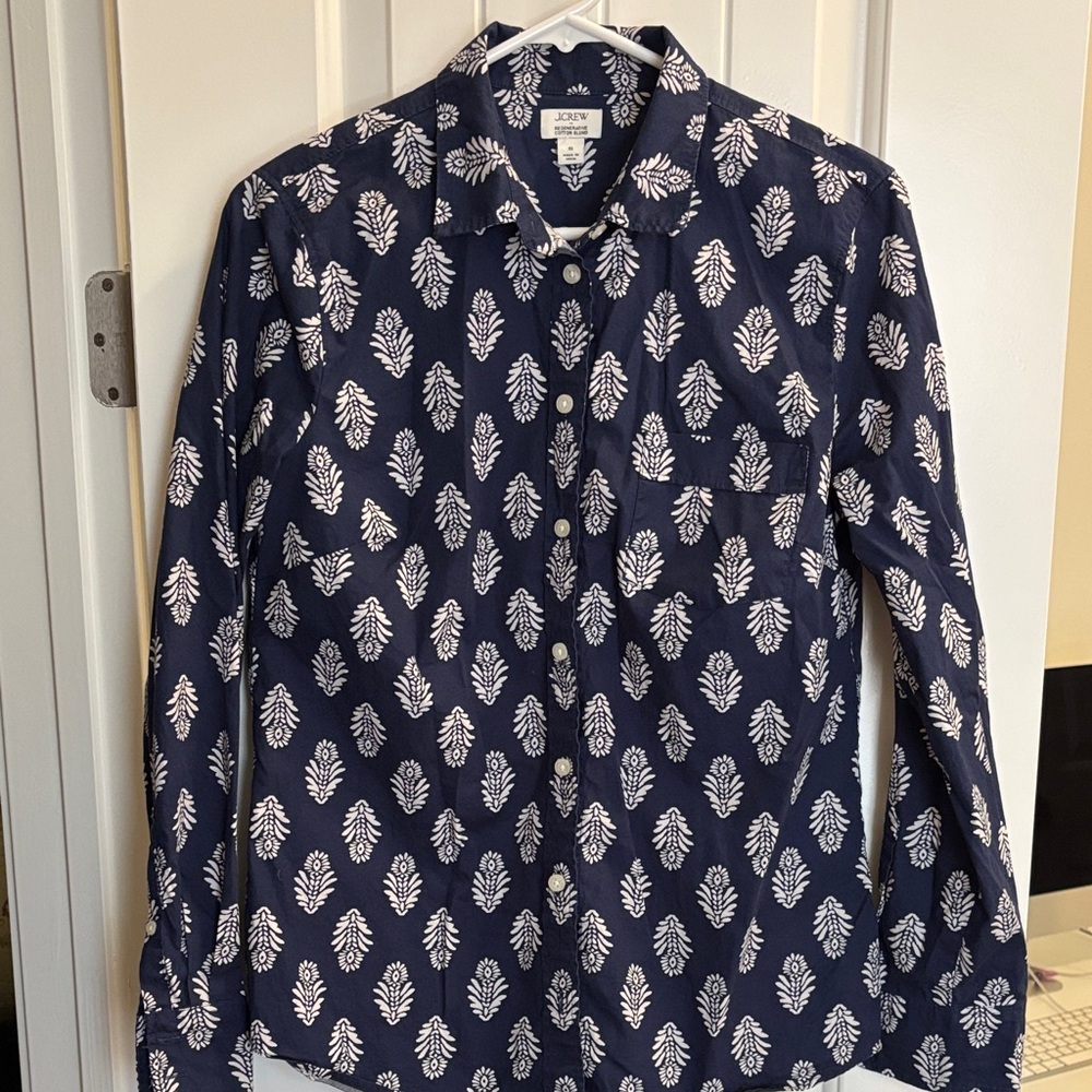 J Crew Factory Button Up Poplin Shirt in Signature Fit, size small - Picture 5 of 12